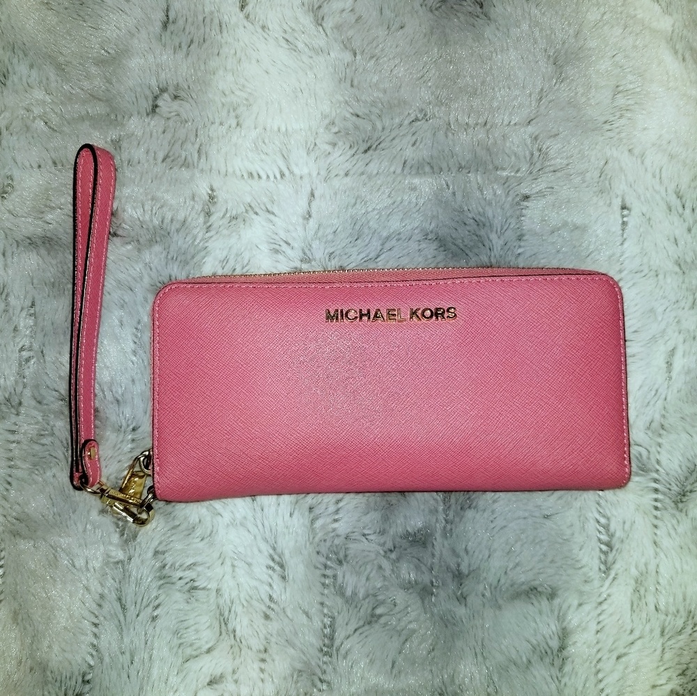 Michael Kors Leather Continental Wristlet